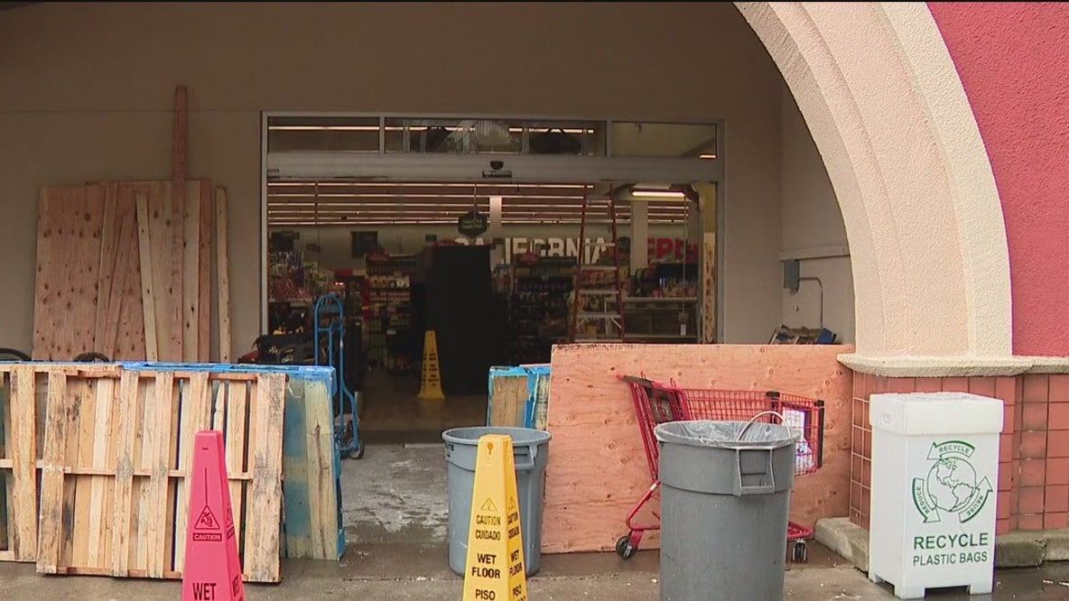 Burglars steal ATM out of Montclair grocery store